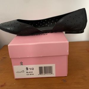 Women’s flats open sided